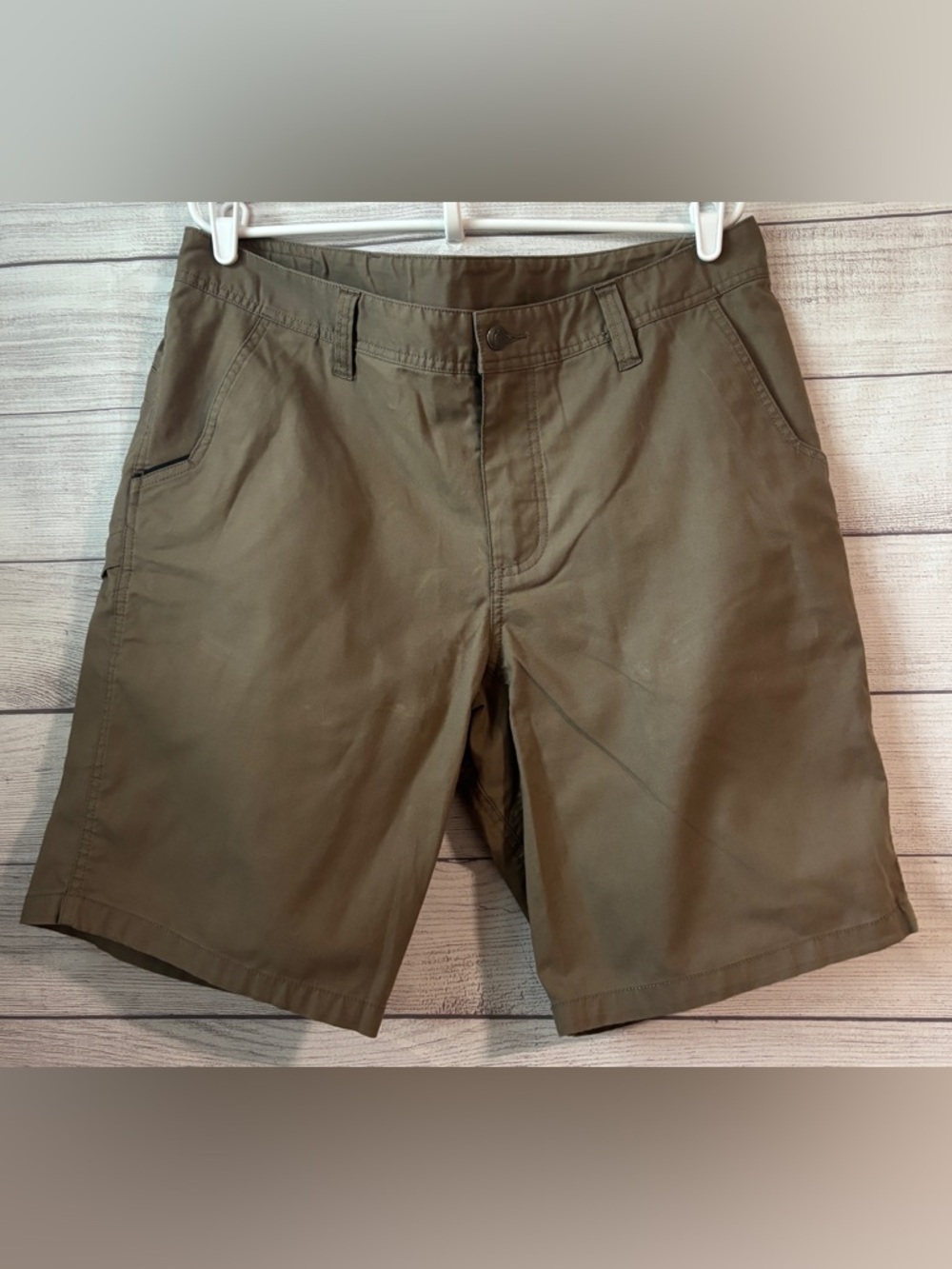 Sierra Designs men’s shorts, brown khaki, size 38